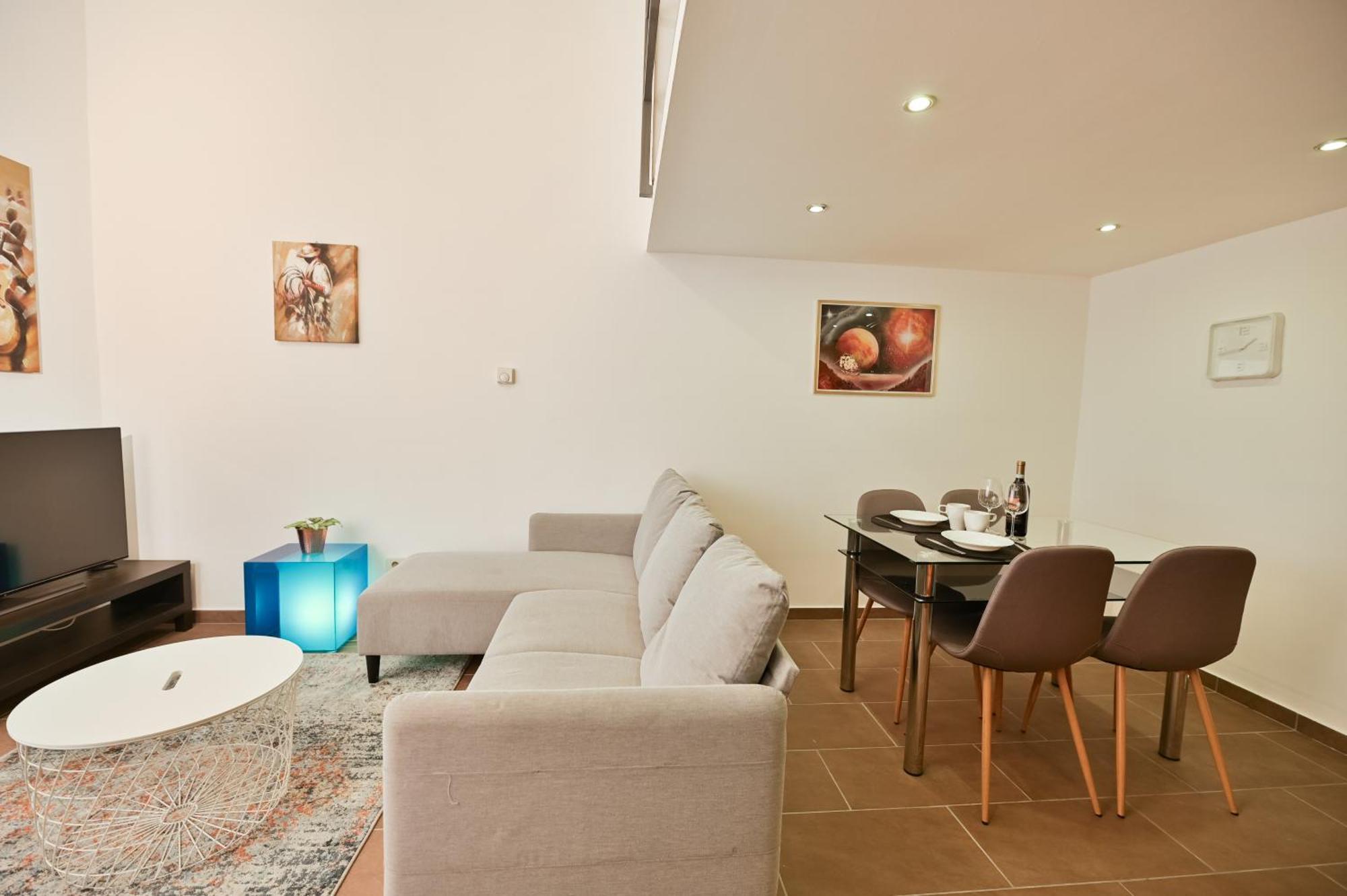 Ferienwohnung Danube Dwelling Akacfa 41 Budapest Exterior foto